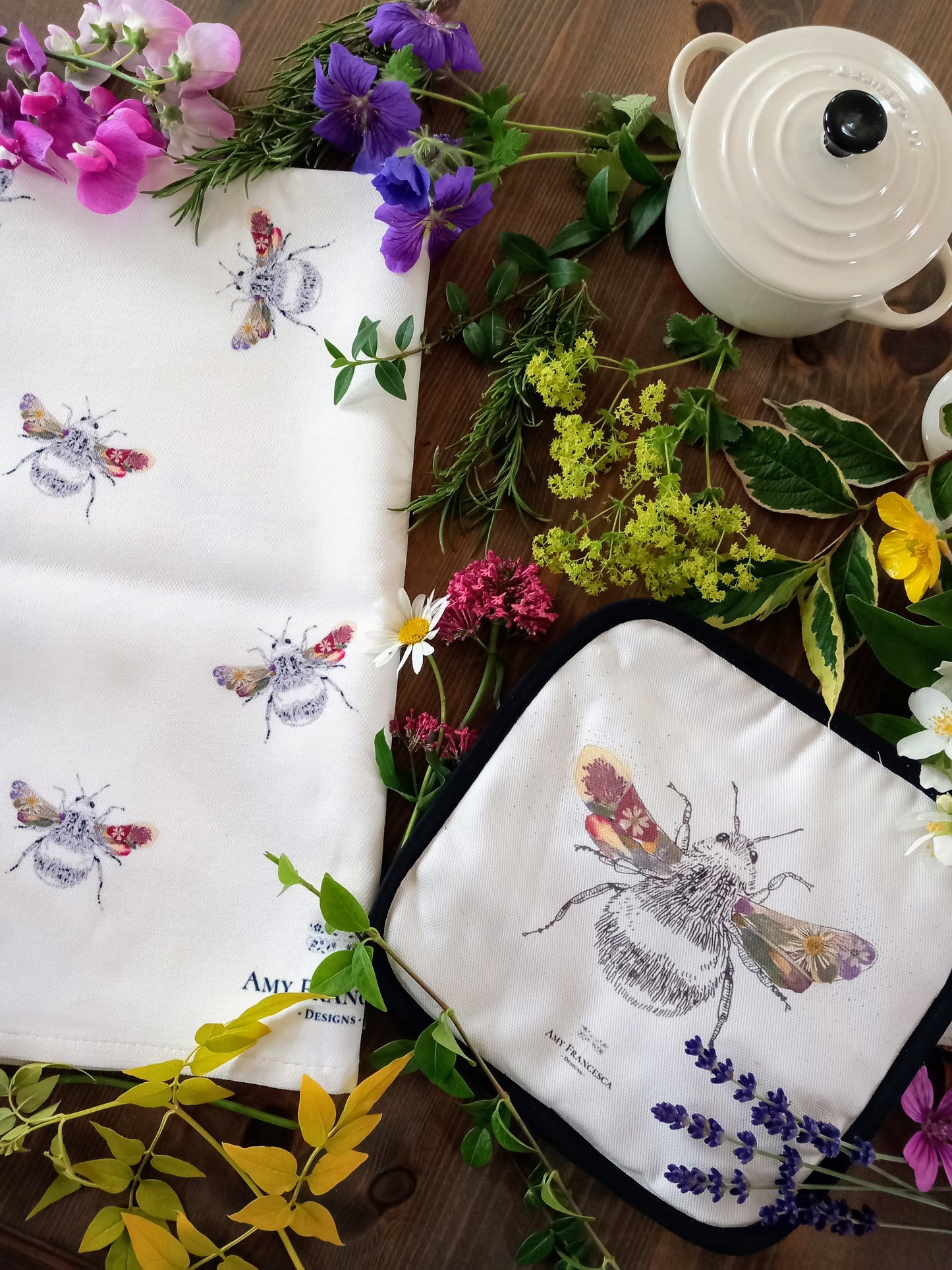 -Tea Towels- 'Busy Flower Bees'